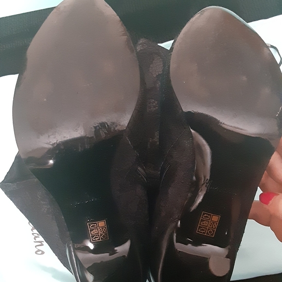 Knee Length Lace Zip-up Boots - Picture 2 of 8